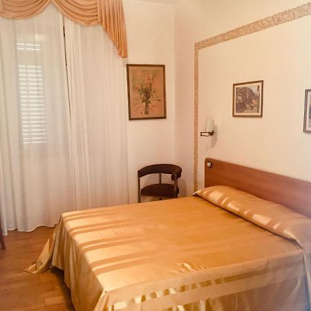 Hotel Milano غرادو المظهر الخارجي الصورة